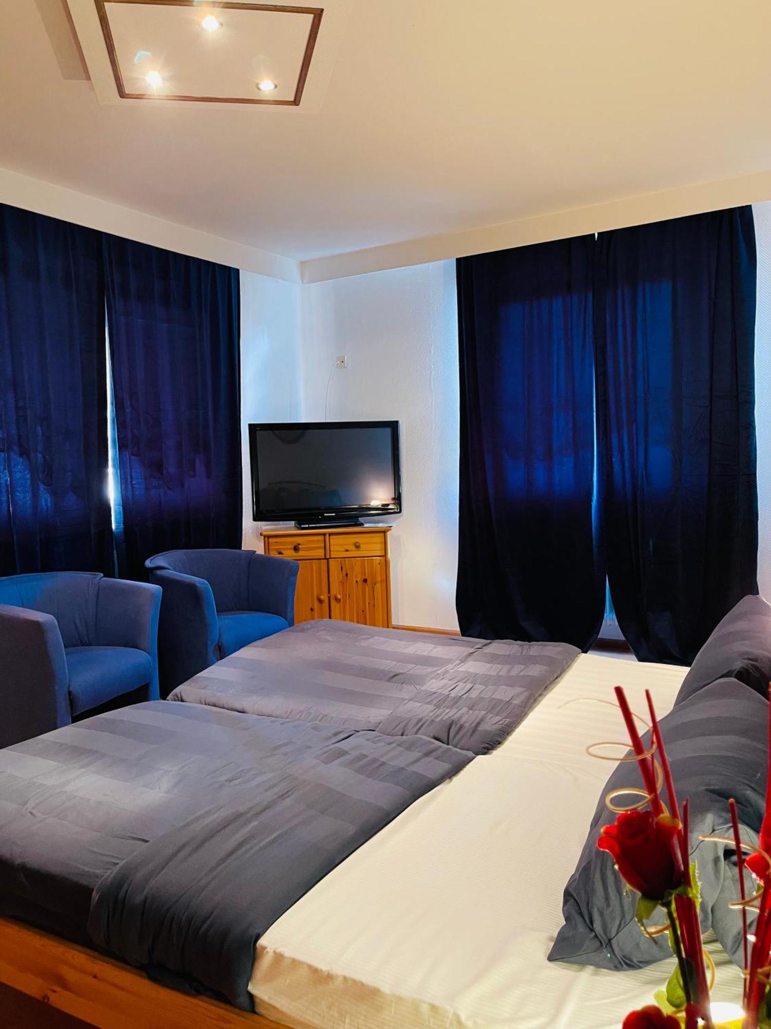 Hotel Ochsen Ortenberg  エクステリア 写真